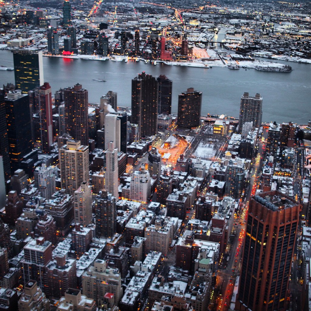 太阳下山了，亮灯咯