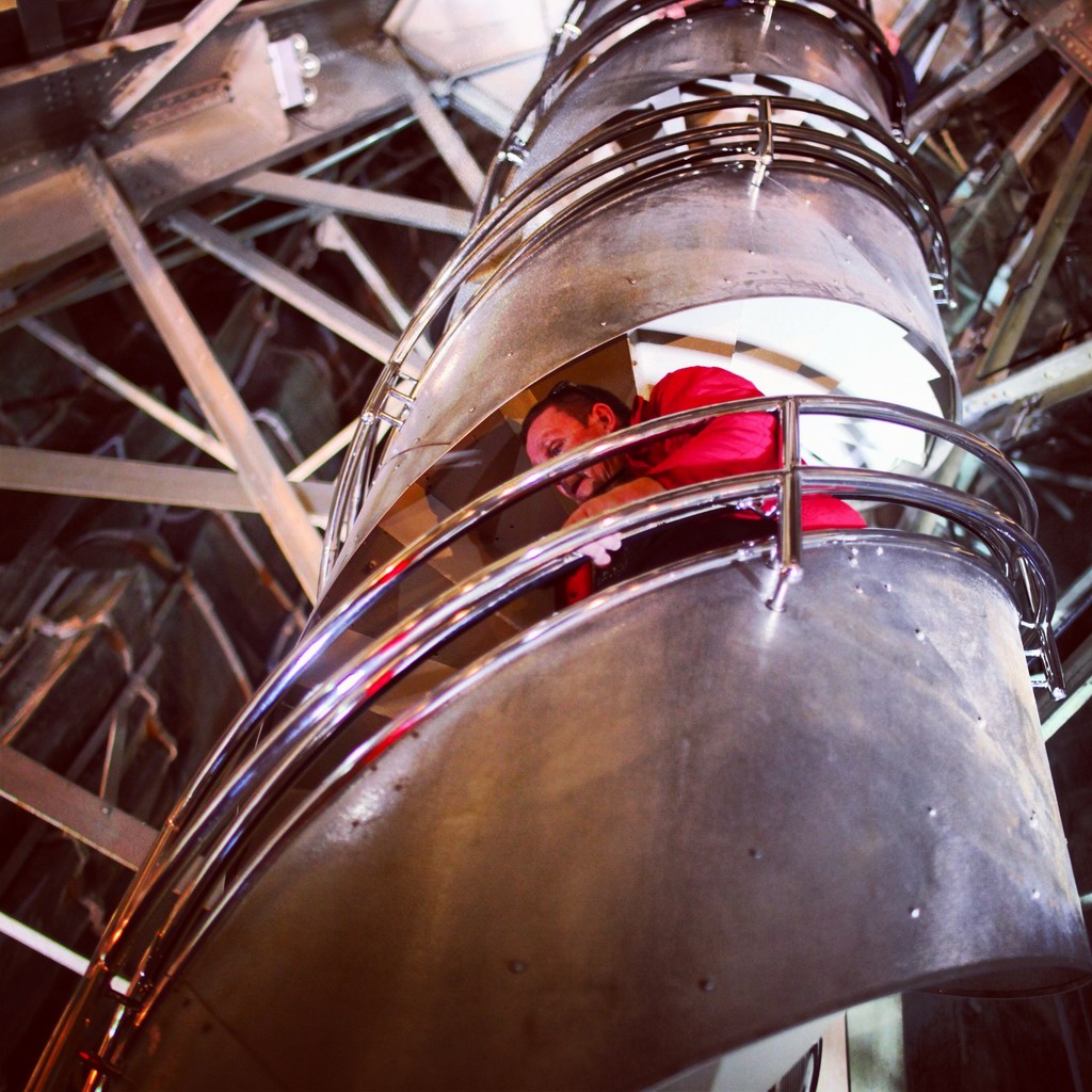 这大叔刚上完女神，边喘着粗气下来了