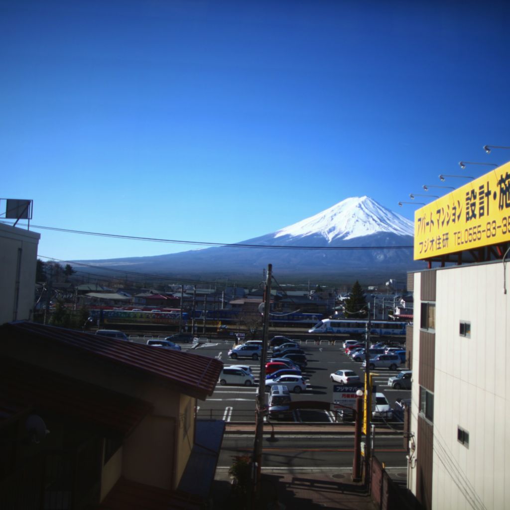 次日早上在房间就能看到富士山了~~