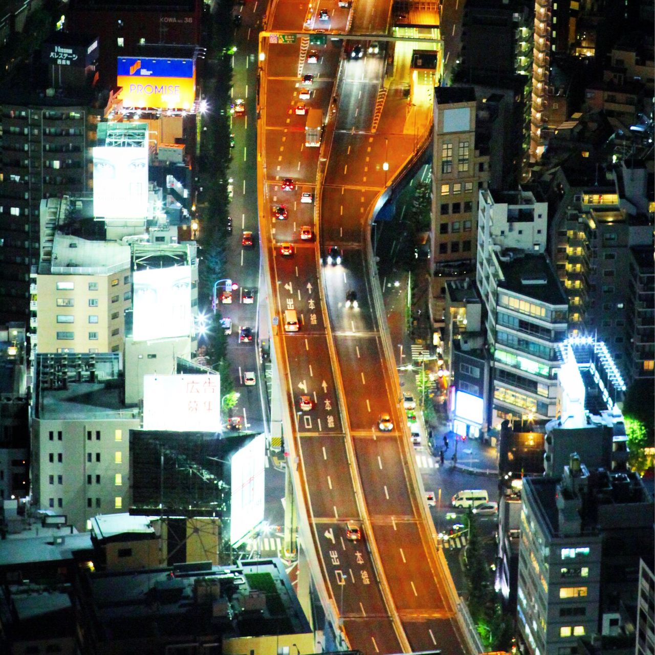 有条不絮的都市大道