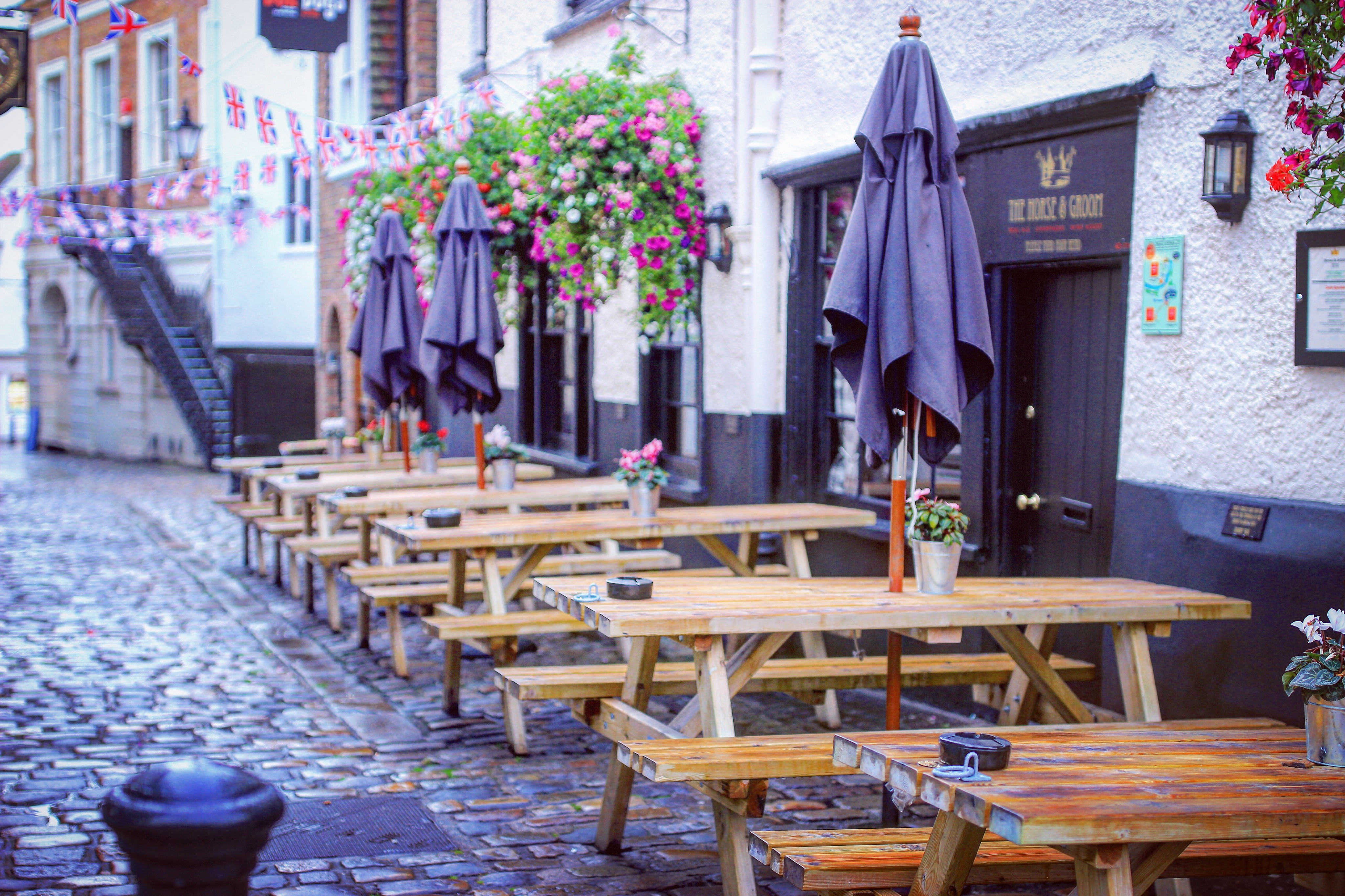 据说英国的酒吧比国内的便利店还要多，果真不假