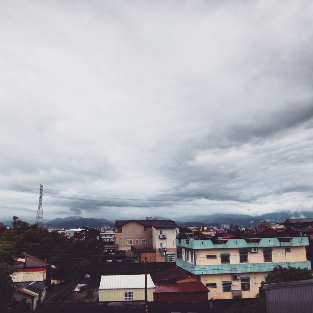 苏澳的清早都是阴沉沉的