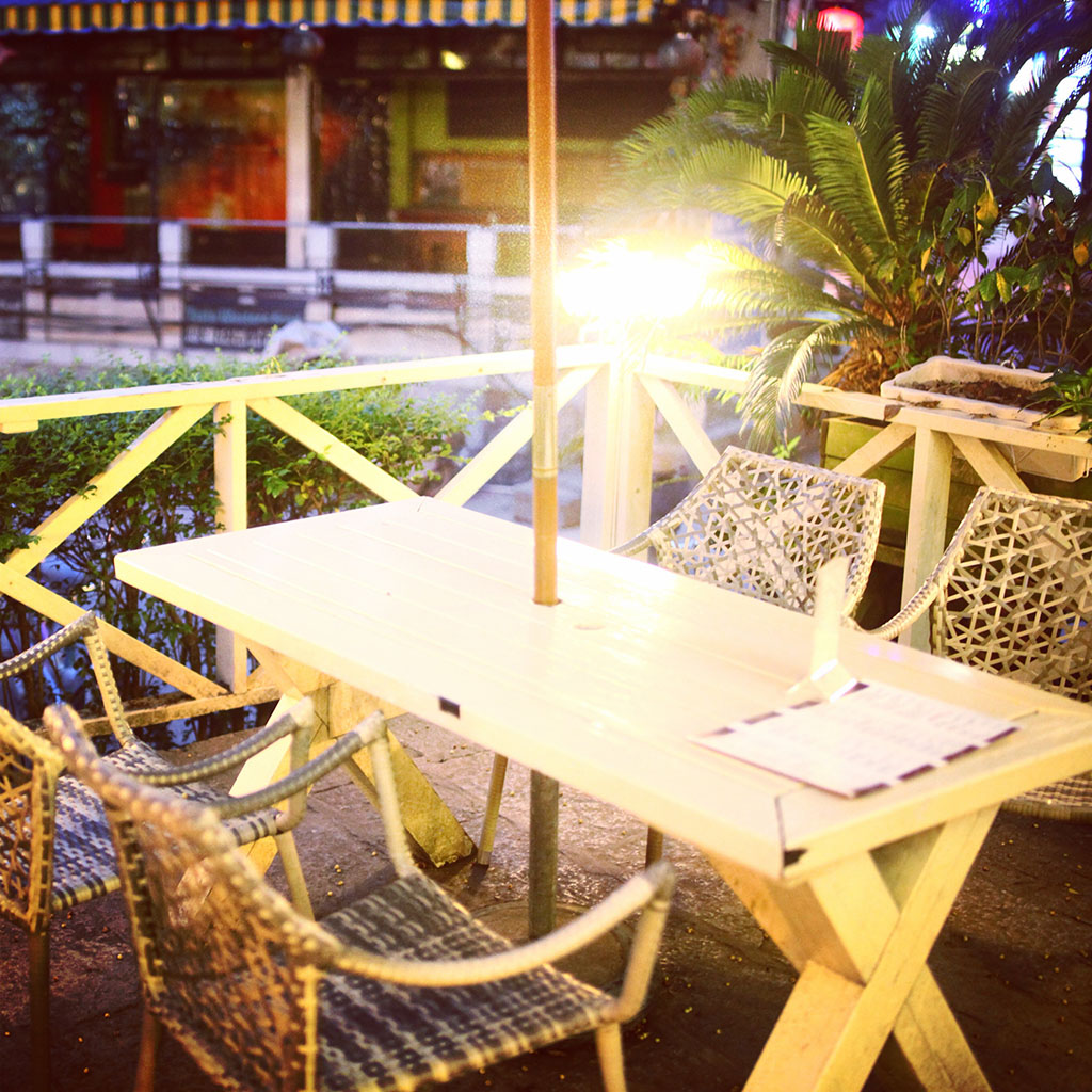 酒吧的环境也不再是当年那么草根了