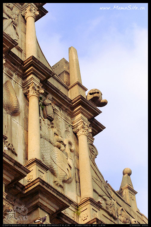 大三巴牌坊一侧