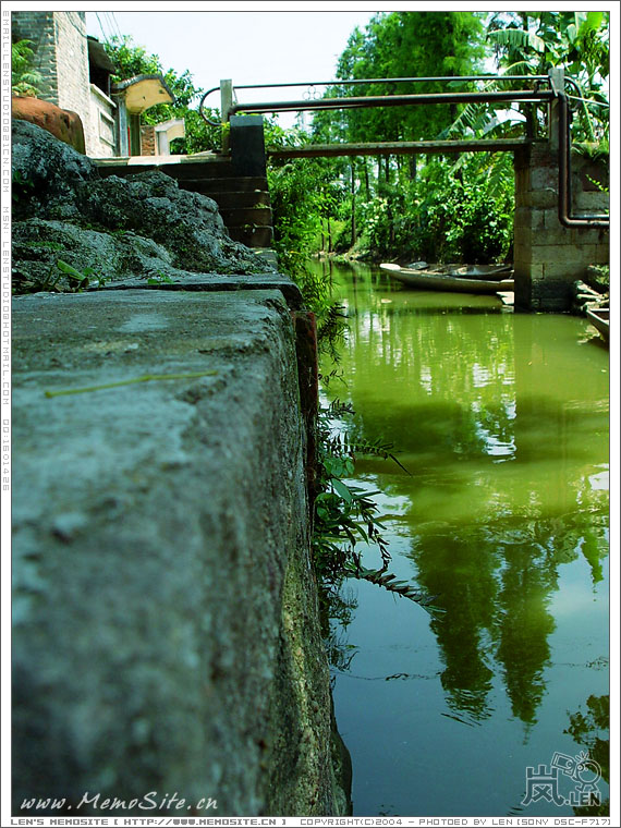 幽幽的绿水，体现水乡的宁静