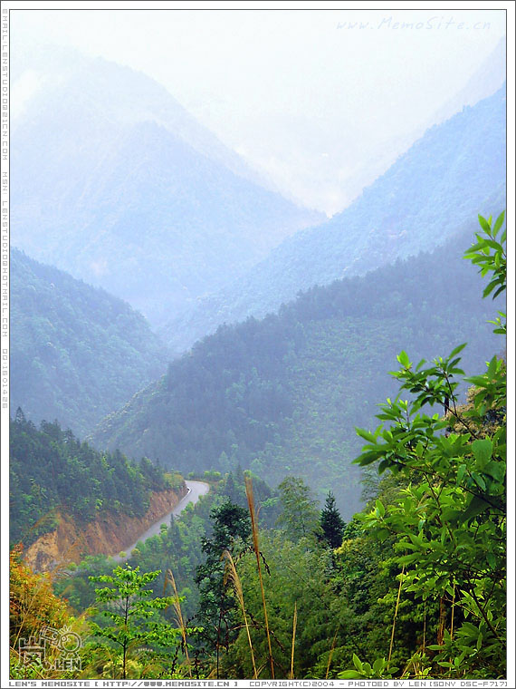 半小时后，我们终于到达了山区顶部的停车场