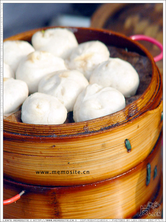 狗不理，太多的狗不理铺子了，价格还比大街上的贵！感觉没什么差别，大街上的可能比这里面的还要专业！